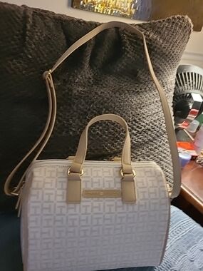 NWT Tommy Hilfiger Cream Logo Dome Satchel with Tan Trim